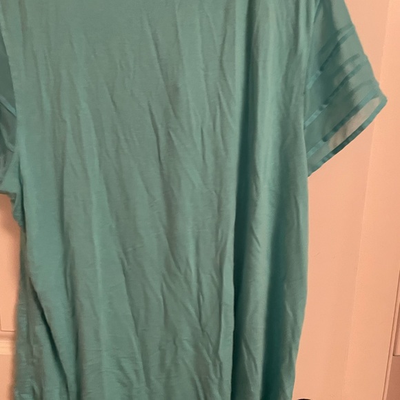 Nice blue top - Picture 4 of 4